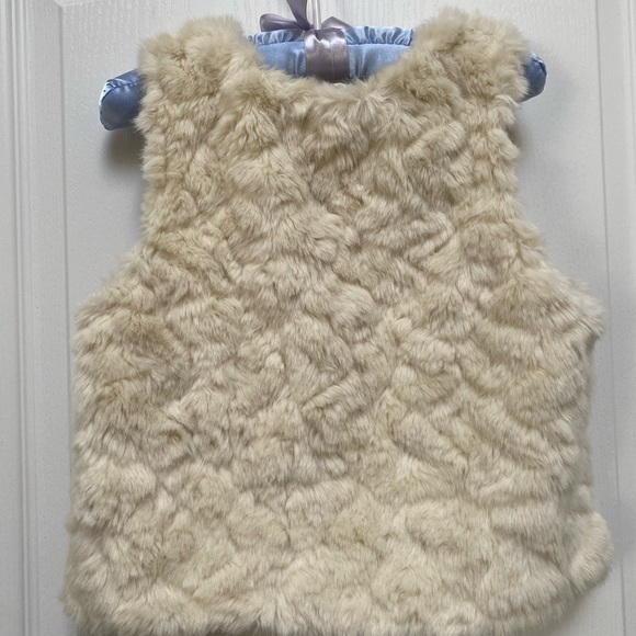 Faux- fur girls fuzzy vest - Picture 3 of 4